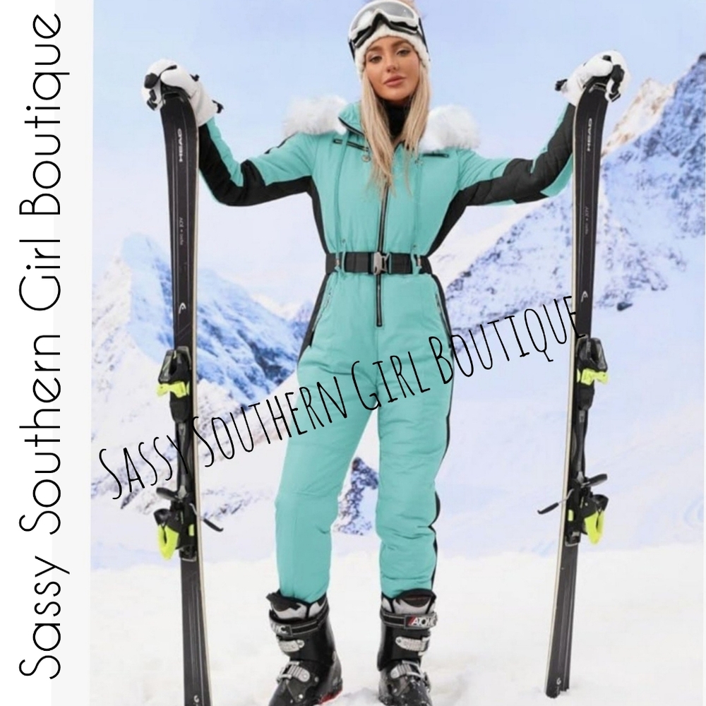 🆕⭐Mint/Black fur hood snow ski suit